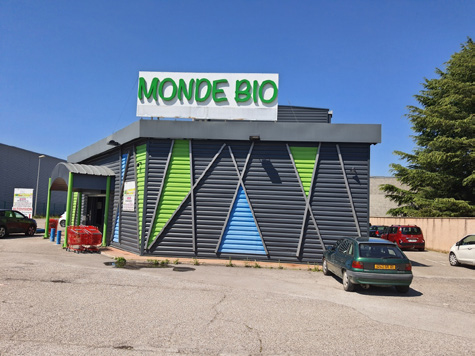 Les Comptoirs de la Bio rachètent les deux magasins ＂Monde Bio＂